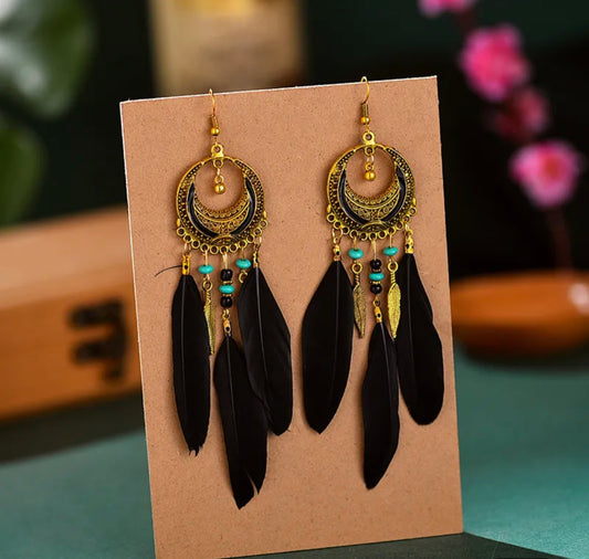 Bohemian dangle earrings half moon feather - Black