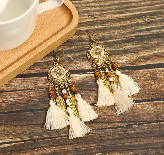 Bohemian circle flower inlay tassel earrings - White