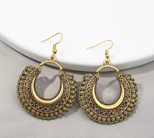 Boho Baroque round drop earrings - Olive