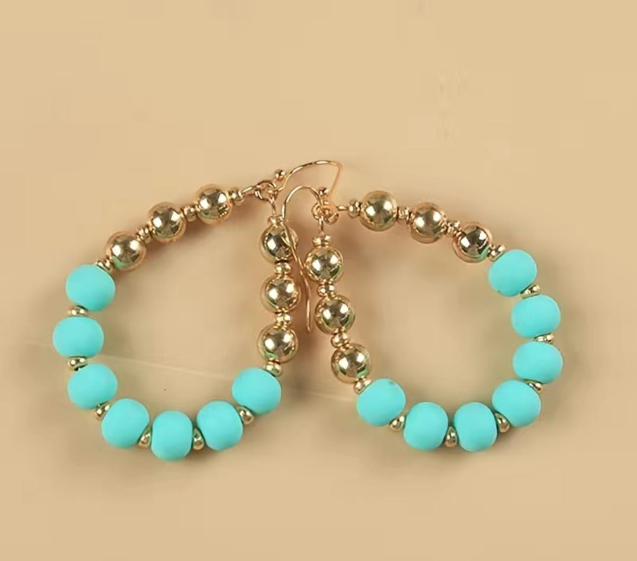 Gold tone beaded teardrop earrings - Green