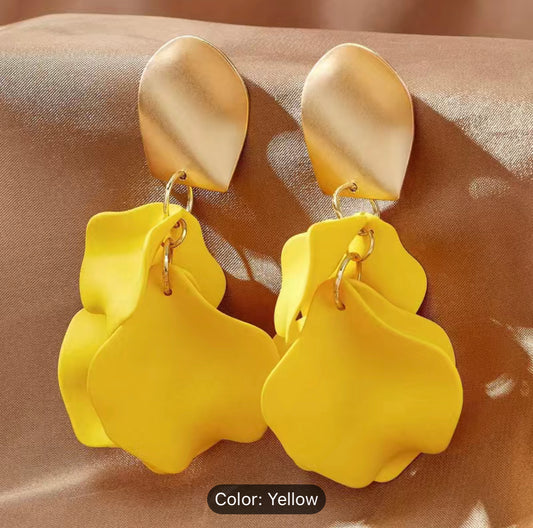 Petal drop stud earrings -yellow