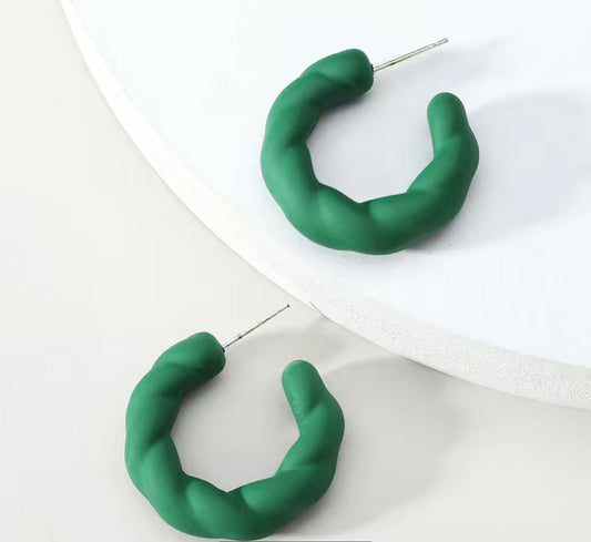 Twist hoop acrylic earrings - Dark Green